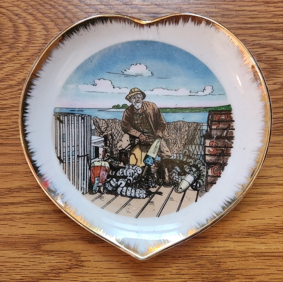 Porcelain Trinket Dish Fisherman Wall Plaque Old Salt Sea Captain - Picture 1 of 4